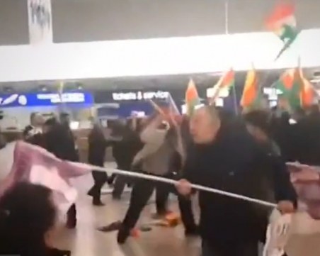 Масов бой на летище в Германия! Скандалът избухнал между кюрди и турци