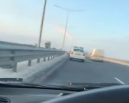 Патрулка без включени лампи лети със 170 км/ч по Околовръстното