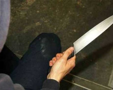 Жестоко убийство с нож, мъж издъхна в аптека