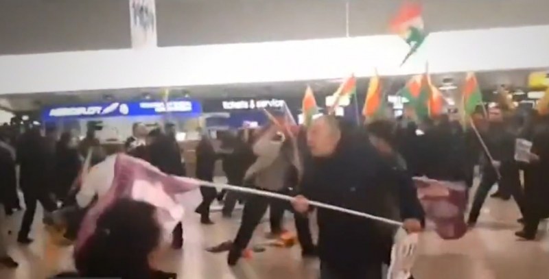 Масов бой на летище в Германия! Скандалът избухнал между кюрди и турци
