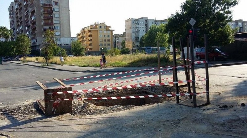 ВиК-Пловдив надупчи булевард в Кючука, затварят го отново