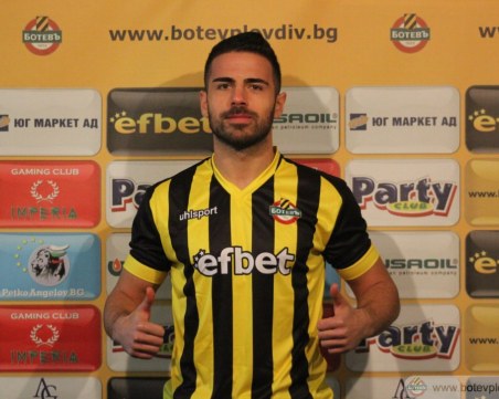 Ботев привлече защитник от Левски