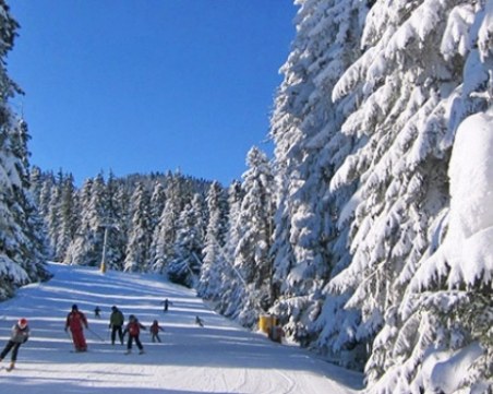 Сноубордисти в снежен капан! Две спасителни акции успяха да ги върнат невредими