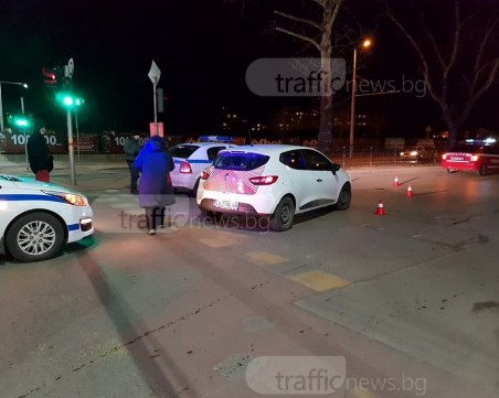 Тежка катастрофа в Пловдив! Кола удари пешеходец СНИМКИ