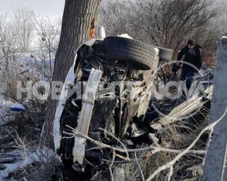 4-членно семейство е в болница след катастрофа на Тракия СНИМКИ