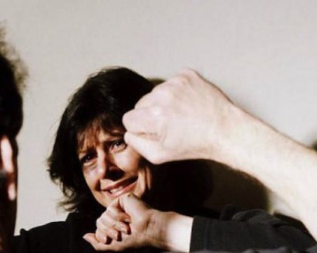 Пловдивчанин скочи да бие жена на кръстовище в Кючука