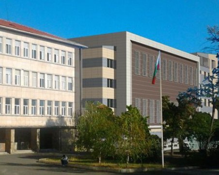 Закриват паралелки, за да се напълни нова елитна гимназия, подозират учители