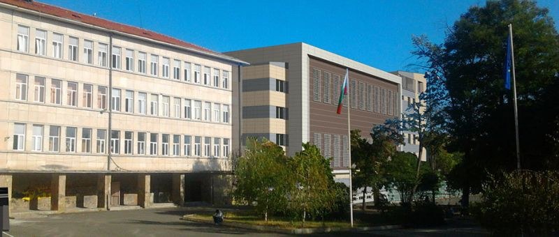 Закриват паралелки, за да се напълни нова елитна гимназия, подозират учители