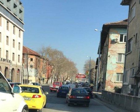 Катастрофа затапи Бетонния мост, движението е ад