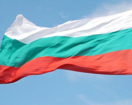 За първи път: българско знаме се развя в кметството на Брюксел СНИМКИ