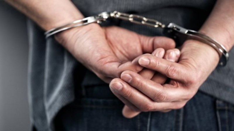 Арестуваха 34-годишен мъж, задигнал 2 бона от жилище в Пловдив