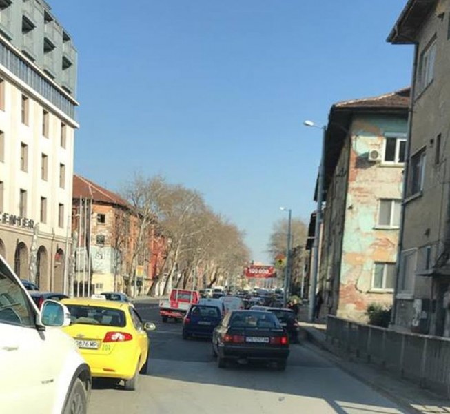 Катастрофа затапи Бетонния мост, движението е ад