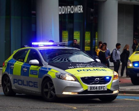 Кола се вряза в спирка в Лондон, има загинали