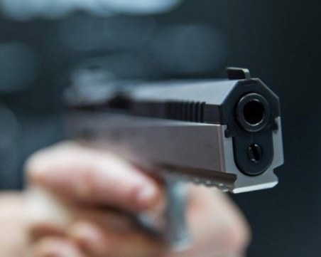 Стрелба в клуб, най-малко 14 души са загинали