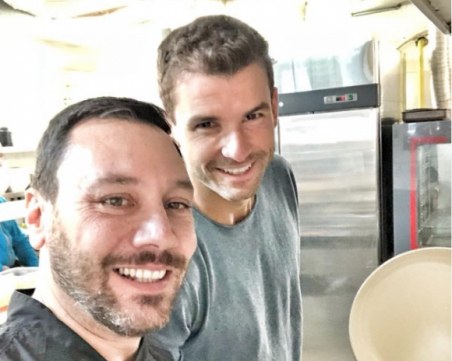 Григор смени ракетата с тигана