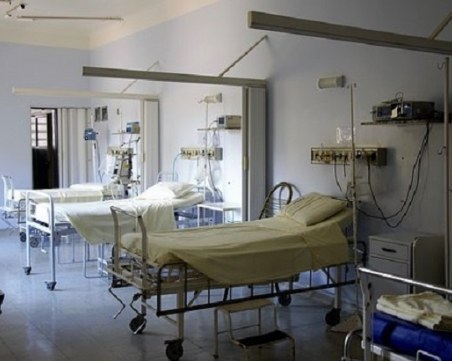 Младеж е нокаутирал д-р Караджов, издирват го