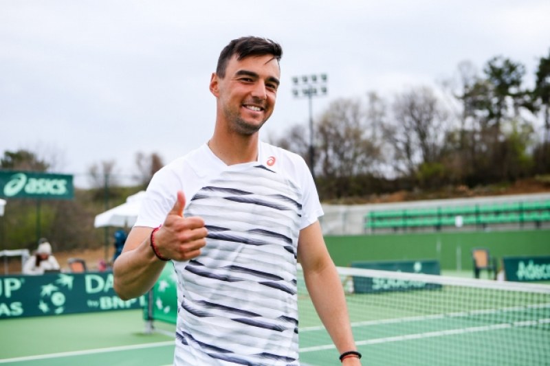 Браво! Пловдивчанинът Димитър Кузманов триумфира на тенис турнира в Анталия