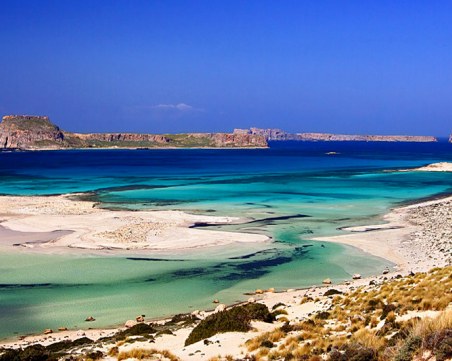 Българка е открита мъртва на остров Крит! Близките подозират партньора й