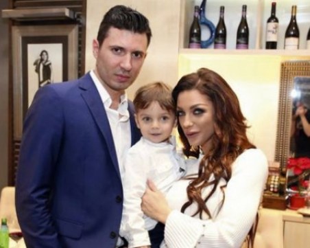 Любимият на Емануела я заведе на луксозна почивка на остров Джумейра