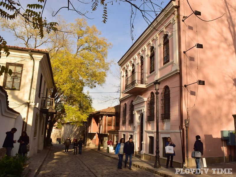 Вдъхват живот на Стария град,  градските власти дават рамо за нови заведения