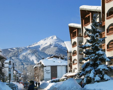 Апаши претарашват туристи в Банско, щом загасят лампите в хотелската стая