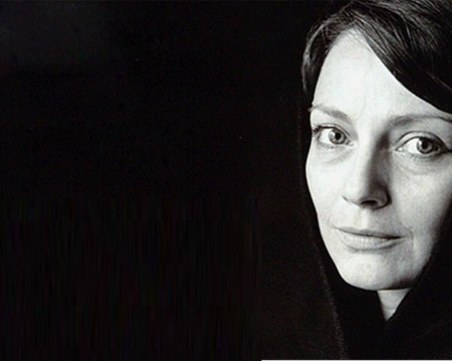 Срам! Превърнаха къщата на Невена Коканова в бардак