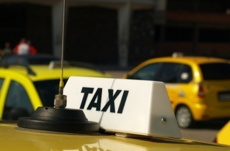 Побой на Централна гара в Пловдив: Клиент преби таксиметров шофьор