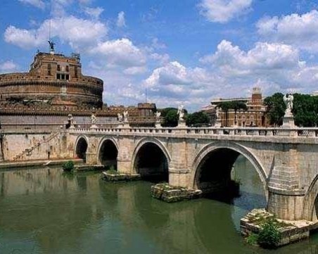 29-годишен мъж падна от мост и загина пред очите на стотици туристи