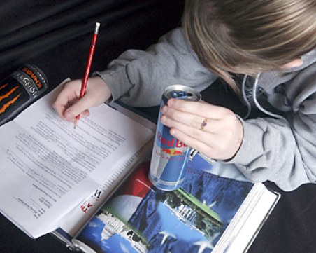 Енергийните напитки по-опасни за младежите и от кафето