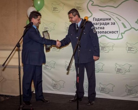 Пловдивският пътен полицай Ботьо Гиргинов с приз за активна работа