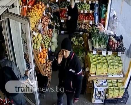 Познавате ли този мъж? Камера го хвана да краде от магазин в Пловдив ВИДЕО
