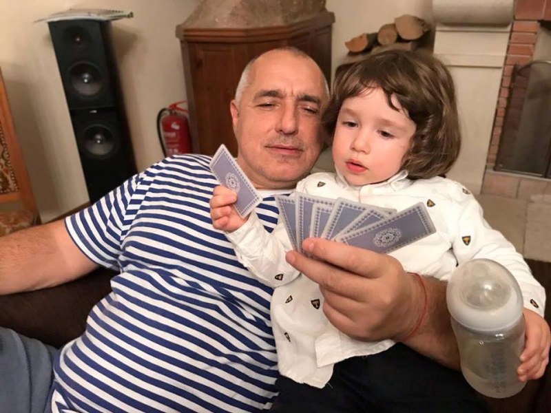 Малкият Бойко празнува рожден ден, Борисов му честити във Фейсбук СНИМКА