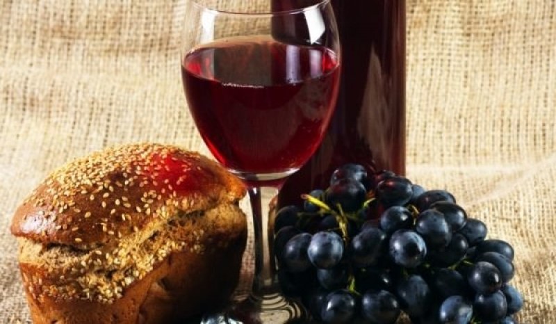 Трапезата на Трифон Зарезан трябва да е изобилна, а виното да се лее