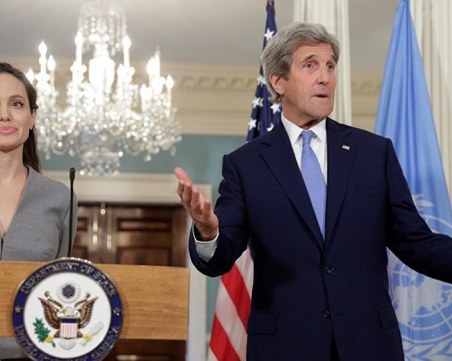 Анджелина Джоли ще работи с НАТО срещу сексуалното насилие