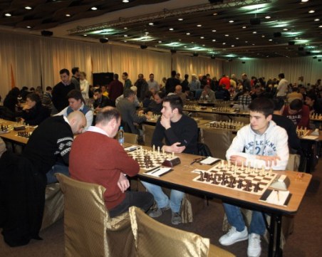 Шахматисти от 13 държави на юбилейния мемориал “Георги Трингов“