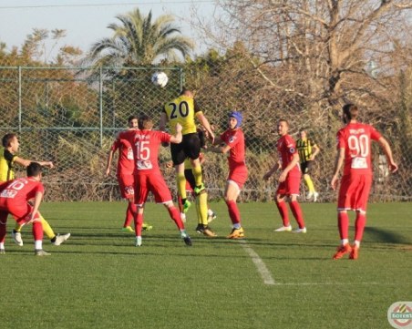 Ботев върти 0:0 с арменци в последната контрола в Турция