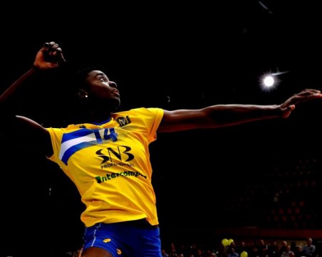 Канадката на Марица покани феновете на български ВИДЕО