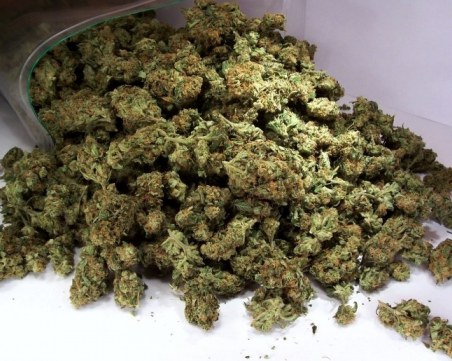 Полицаи претърсиха жилището на пловдивчанин, откриха наркотици