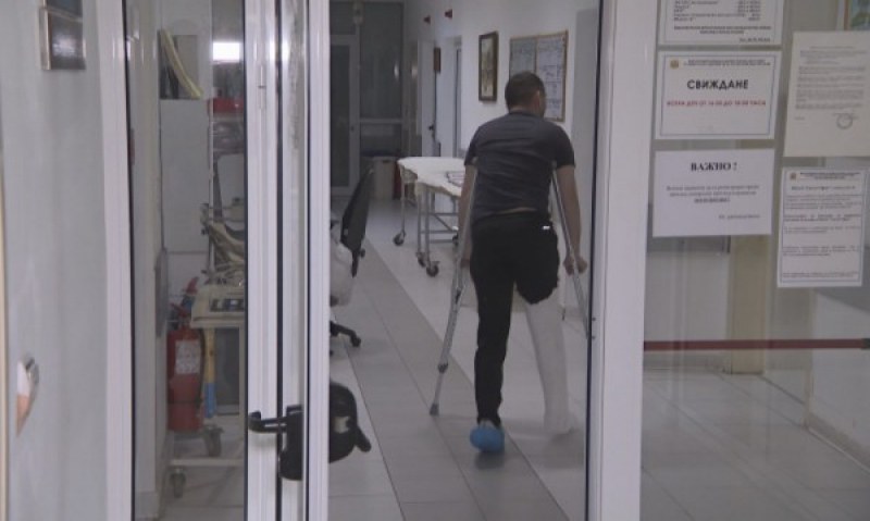 Мъж си счупи крака, от 112 го съветват: Вземете си такси, няма линейка!