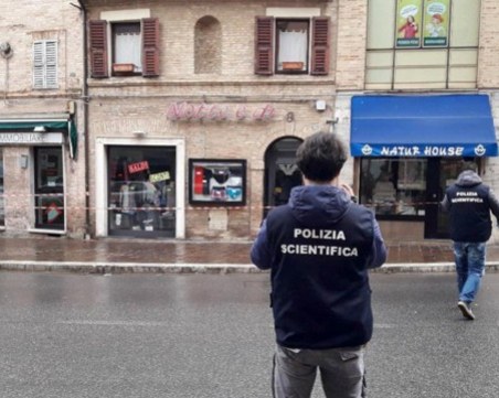 Мъж започна масова стрелба по чернокожи в италиански град