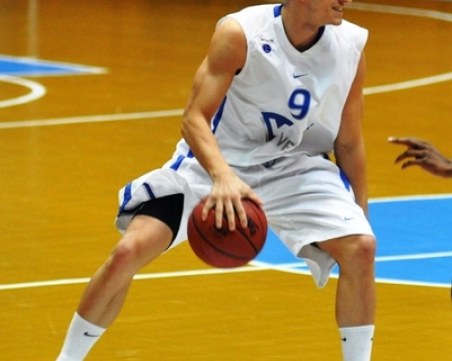 Осма поредна победа и нов гард за Академик Бултекс 99