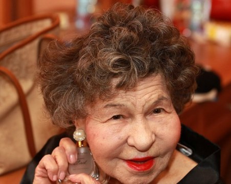 Стоянка Мутафова навръх рождения си ден: Шантавичка съм си малко, но в хубавия смисъл ВИДЕО