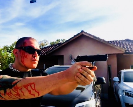 Тошо Куката отново избухна! Върна се в 90-те, реже уши и оставя купчини от тела ВИДЕО