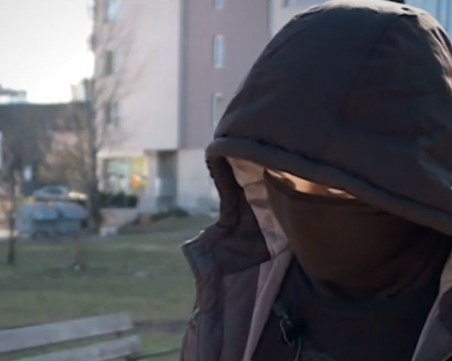 Скандални младежи, уличени в кражби, застанаха пред камера ВИДЕО