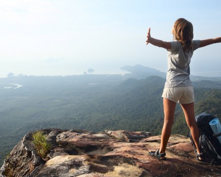 Търсите си работа? Обявяват свободни места за... пътешественици