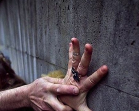 Извратен деветокласник блудства с 6-годишно момиченце! Осъдиха го условно...