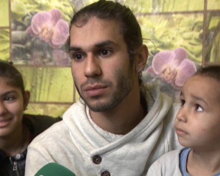 Микеле се върна при биологичната си майка, прекара нощта със семейството си