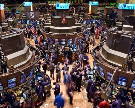 Паника на Уолстрийт! Фондовият индекс се срина