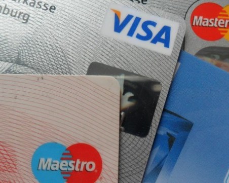 Три жени отидоха на гости на познат и... го ограбиха