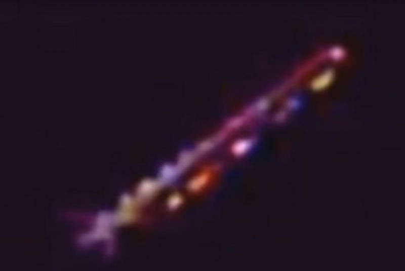 Огромно НЛО засече Международната космическа станция и го засне ВИДЕО